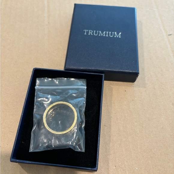 TRUMIUM‎ 8mm Mens Tungsten Wedding Band Silver/Gold/Black Brick Pattern - Picture 3 of 10